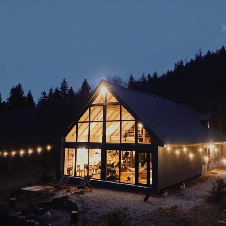 top 10 cabane de munte fabuloase, pentru o vacanță în țară, ca afară